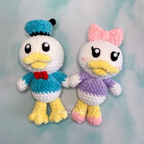 Novelty Crochet Patterns, Amigurumi Characters, Donald And Daisy, Duck Crochet, Crochet Duck, Disney Crochet Patterns, Amigurumi Today, Easy Amigurumi, Donald And Daisy Duck