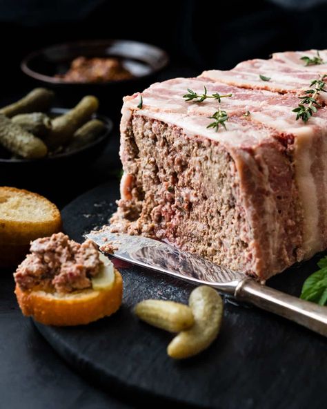 This French pate is my grandmother's recipe made w/chicken liver & country sausage. It's an easy pork terrine that's perfect for holidays & entertaining. French Terrine Recipe, French Pate Recipe, Chicken Liver Terrine, Midwestern Food, Chicken Terrine, Pork Terrine, Liver Pate Recipe, Country Sausage, Terrine Recipe