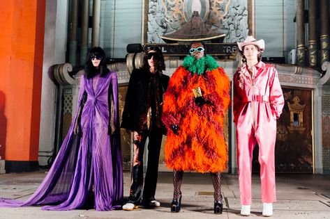 Dans les coulisses du spectacle « Love Parade » de Gucci à Hollywood avec Phoebe Bridgers, Macaulay Culkin et plus | Vogue Gucci Art, Gucci Love Parade, Love Parade, Snake Dress, Gucci Runway, Macaulay Culkin, Batwing Dress, Dress 2022, Hollywood Boulevard