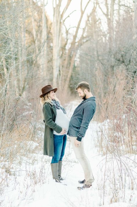 Katrina’s winter maternity photo session taken near Aspen, Colorado Winter Pregnancy Photoshoot, Winter Maternity Pictures, Winter Maternity Shoot, Maternity Photography Winter, Maternity Picture Outfits, Maternity Photography Ideas, Winter Maternity Photos, Fall Maternity Photos, Maternity Photography Family