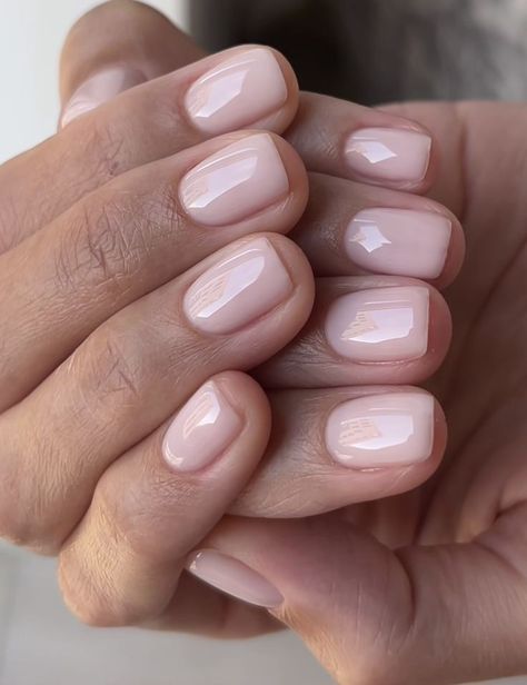 Neutral Pink Toenails, Nude Summer Nails, Pink Nails Aesthetic, Fall Old Money, Artist Hue, Natural Nails Manicure, Summer Nails 2024, Subtle Nails, Nail Design Ideas