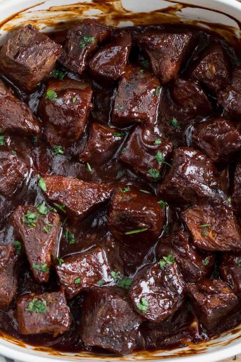 Soft and tender roast beef chunks cooked with a tangy barbecue sauce. The best dinner recipe! Bbq Beef Bites Crockpot, Chuck Roast Crock Pot Recipes Southern, Beef Chunks Recipes, Crockpot Recepies, Bbq Crockpot, Beef Chunks, Crockpot Roast Recipes, Bbq Roast, Chuck Roast Recipes