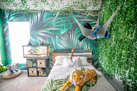 Revealing the Perfect Jungle Room for my Animal-Loving Son https://cherish365.com/revealing-the-perfect-jungle-room-for-my-animal-loving-son/ Jungle Bedroom Kids, Bedroom Jungle, Jungle Bedroom Theme, Jungle Room Decor, Jungle Theme Rooms, Kids Jungle Room, Jungle Themed Bedroom, Safari Bedroom, Jungle Bedroom