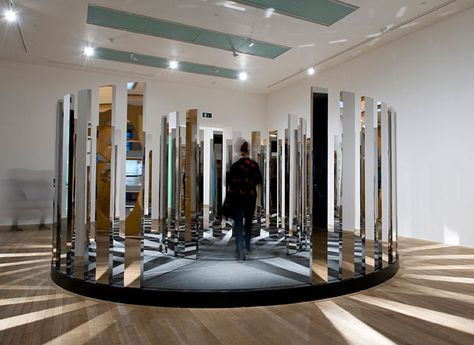 Jeppe Hein, Rotating labyrinth, 2007 Circular Exhibition Design, Mirror Stage Design, Circular Installation, Mirror Exhibition, Jeppe Hein, Circular Buildings, Mirror Installation, Deco Studio, 360 Design