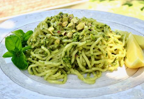 Pistachio Pesto Ramen Pesto Ramen, Ramen Soup Base, Curly Noodles, Lemon Juice Uses, Pistachio Pesto, Vegan Ramen, Ramen Soup, Be Prepared, Fresh Basil