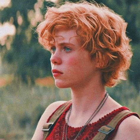 it (2017) Short Hair Styles Anime, Hair Styles Anime, Bill Denbrough, Beverly Marsh, Queen Sophia, Sophia Lillis, Aesthetic People, 인물 사진, S N