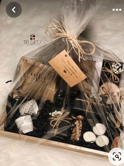 Eidi For Him Ideas, Eid Baskets Gift Ideas, Eid Gift Box Ideas, Luxury Gift Baskets, Luxury Gift Basket, Wedding Gift Hampers, Eid Hampers, Wedding Gift Pack, Bridal Gift Wrapping Ideas