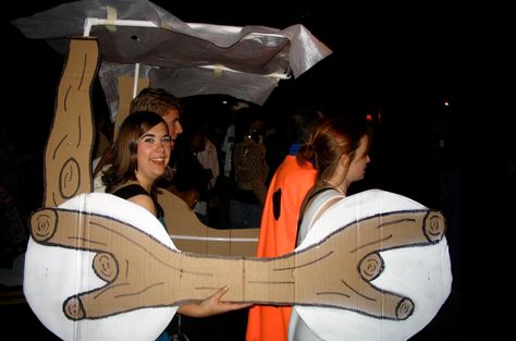 flintstones cardboard car Thor Halloween Costume, Cardboard Costumes, Ariel Halloween Costume, Flintstones Costume, Pebbles And Bam Bam, Pebbles Flintstone, Cardboard Car, Cardboard Diy, Halloween Costumes For 3