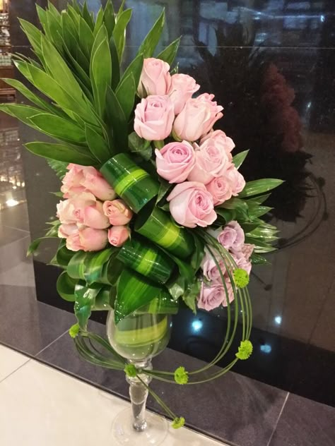 Tall Floral Arrangements, Modern Floral Arrangements, Large Flower Arrangements, Corporate Flowers, Church Flower Arrangements, Church Flowers, Modern Flower Arrangements, Rose Arrangements, Fresh Flowers Arrangements