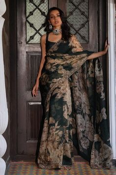 Floral Print Organza Sarees, Green Dresses Indian, Floral Design Saree, Floral Printed Saree, Bottle Green Organza Saree, Sarees For Diwali, Latest Saree Trends Indian Weddings, Blouse With Organza Saree, Floral Saree Look