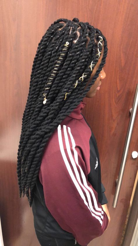 Yarn Twist Hairstyles, Shay Hair, Yarn Braids Styles, Yarn Twists, African Braids Hairstyles Pictures, Pretty Dark Skin, Yarn Twist, Yarn Braids, Twist Braid