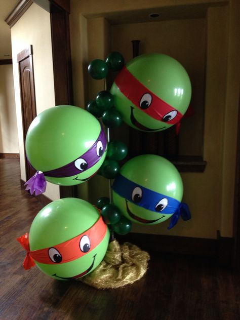 Column of Giant Ninja Head Balloons Zayn Birthday, Tmnt Balloons, Turtle Balloon, Ninja Turtle Balloons, Ninja Themed Birthday Party, Bike Decorations, Turtle Baby Shower, Cowabunga Dude, Turtle Birthday Parties