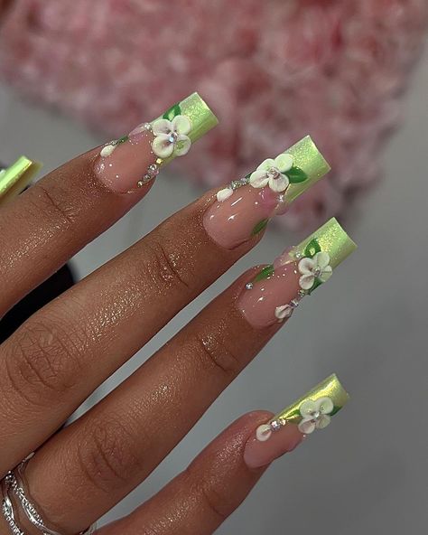 🧚🏻‍♀️🌸✨ inspo : @cindyynaileditt 🤍 #nailsnailsnails #nailart #nails #nailsofinstagram #nails💅 #nailstyle #nailsart #naildesigns… | Instagram Nail Paint Designs, Random Nails, Cut Dog Nails, Hawaiian Nails, Nail Trimming, Acrylic Nail Set, A Vet, Girly Acrylic Nails, Glow Nails