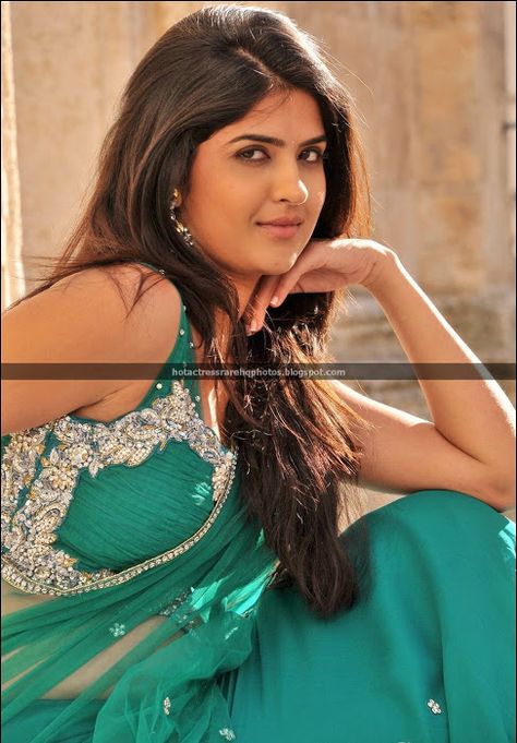 Hot Indian Actress Rare HQ Photos: Telugu Actress Deeksha Seth Hot Hip Show in Green Saree (5 UHQ Photos) Deeksha Seth, Indian Models, Georgette Saree, Latest Images, Georgette Sarees, Show Photos, Actress Photos, Hd Photos, In Hot