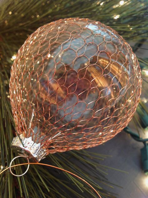 Glamorous Christmas, Copper Christmas, Copper Diy, Glass Ball Ornaments, Ornament Tutorial, Fairy Garden Diy, Christmas Ornaments Homemade, Round Ornaments, Christmas Ornament Crafts