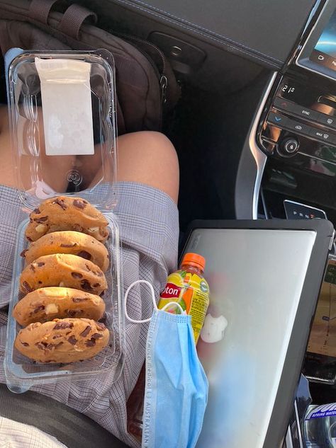 #afterschool #snacks #cookies #delicious #peachicedtea #car #jaguar #laptop #mac #school #study #thatgirl #2022 #aesthetic #mismatched #trip #shopping trip #carride #homework Afterschool Snacks, Snacks Aesthetic, Car Jaguar, Car Snacks, 2022 Aesthetic, School Study, School Trip, After School Snacks, School Snacks