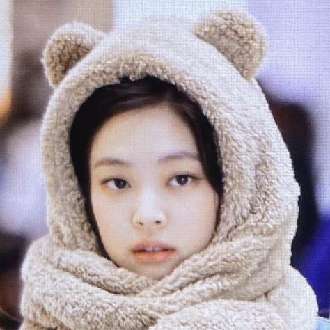 Jennie O, Bear Outfits, Bear Hat, Jennie Kim Blackpink, Jennie Kim, Cute Bears, Blackpink Jennie, Girl Crush, Pink Aesthetic