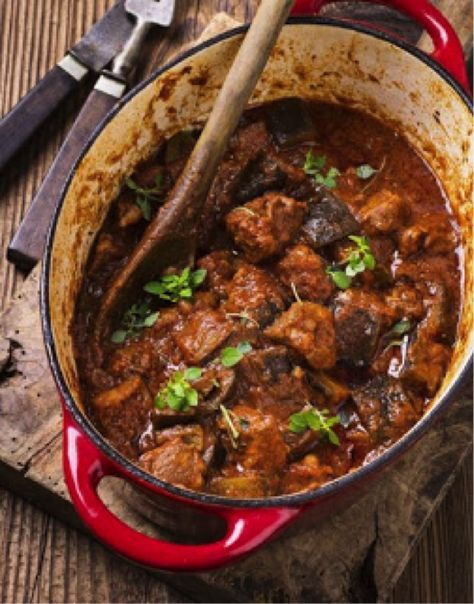 This delicious slow-cooked low-FODMAP Lamb Casserole is a perfect choice for a warm dinner. With spices like coriander, cumin, and cardamom, this dish is sure to fulfill all your flavor needs. Slow Cook Lamb, Lamb Casserole Recipes, Cook Lamb, Lamb Casserole, Fodmap Recipes Dinner, Low Fodmap Recipes Dinner, Slow Cooker Casserole, Fodmap Diet Recipes, Slow Cooked Lamb