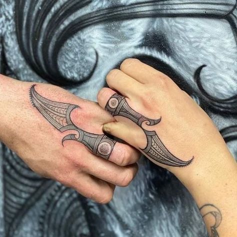 If you are trying to find a drawing that has a deep meaning and intricate design, then the Polynesian tattoo is just for you. You can get inspired by many ideas and learn more about this oceanic culture in our article. Fijian Tattoo, Denver Tattoo, Finger Tattoo Ideas, Ring Tattoo Designs, Wedding Band Tattoo, Tattoo Wedding Rings, Saved Tattoo, Ring Finger Tattoos, Maori Tattoo Designs