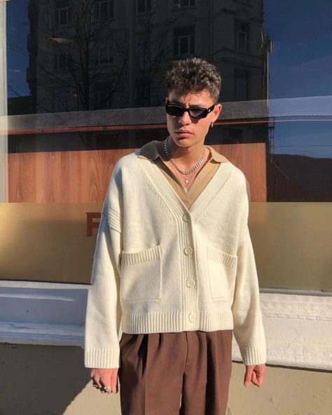 PAUSE Highlights: Rocking a Cardigan – PAUSE Online | Men's Fashion, Street Style, Fashion News & Streetwear Supreme Bape, Outfits 90s, Cardigan Outfit, Streetwear Mode, Streetwear Grunge, Fits Inspo, Mens Outfit Inspiration, Mens Fashion Streetwear, Looks Street Style