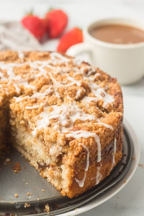 Cake Recipes Apple, Warm Cinnamon Apples, Vegan Coffee Cake, Pumpkin Coffee Cake Recipes, Breakfast Cake Recipes, Apple Crumb Cakes, Crumb Cake Recipe, Vegan Coffee, Apple Crumb