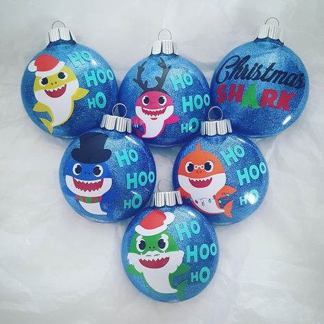 Cookie Monster Christmas, Smurf Christmas, Vinyl Christmas Ornaments, Diy Buffet, Monster Christmas, Christmas Ornament Diy, Apple Watch Bands Fashion, Ornament Diy, Ornament Ideas