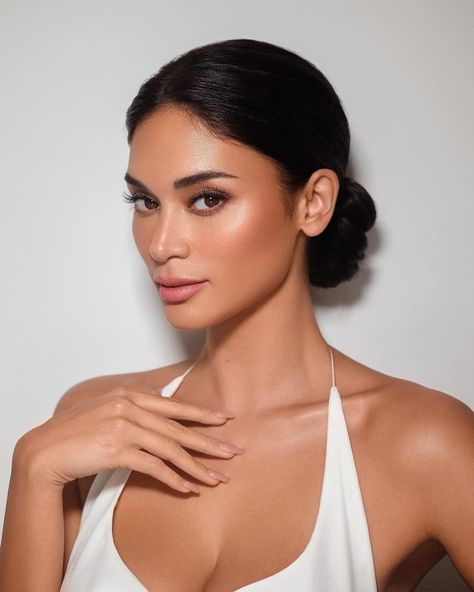 Pia Wurtzbach Photoshoot, Pia Wurtzbach Makeup, Female Furies, Pia Wurtzbach, Too Much Makeup, Photoshoot Makeup, Photo Art Frame, Bridal Makeup Looks, Makeup Inspo