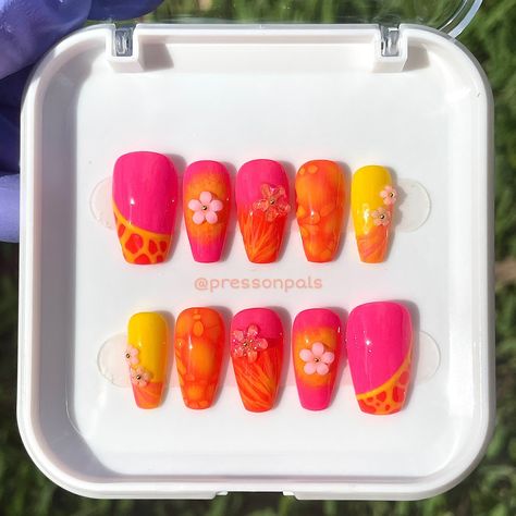 🌺🍹freestyle summer design!☀️🌅 I felt inspired to create something that looked like a tequila sunrise and didn’t use any sketches or designs beforehand, just went for it! 🩷🧡💛 💅🏻 Handpainted press on nails using @modelones nails and gel polishes. Looking for a custom set? DM me to get started! 💌 . . . #pressonpals #pressonnails #pressons #thepressoncollective #nailart #naildesigns #nailsofIG #nailsofinstagram #nailsofinsta #nailinspo #summernails #tequilasunrise #sunrisenails #nailcharms #su... Tequila Sunrise, Nail Charms, Summer Design, Tequila, Dm Me, Gel Polish, Press On Nails, Nail Inspo, Summer Nails