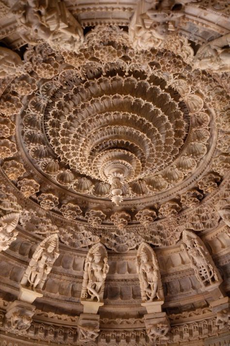 Hindu Architecture, Temple Interior, Vedic Science, Architecture Antique, Mount Abu, Arte Yoga, Temple India, Indian Temple Architecture, India Architecture