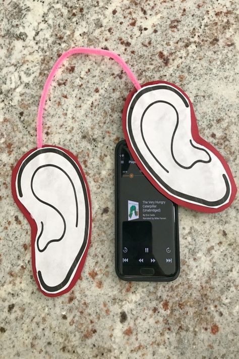 This super simple listening ears craft brings some hands-on fun to the listening process using our tool of choice: audiobooks from our partner Audible.com #audible Listening Ears Craft, 5 Senses Craft, Kids Church Games, Asd Activities, Butterflies Classroom, Best Toddler Books, Bible Decor, Senses Preschool, My Five Senses