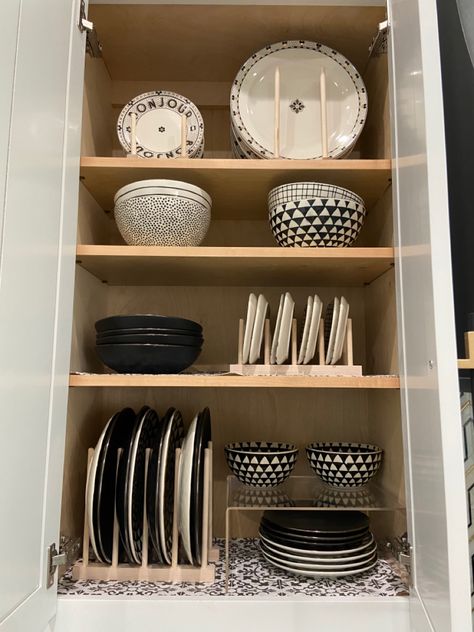 Dinnerware Organization, House Organization, Black Dinnerware, Messy Kitchen, Kitchen Cabinet Organization, Click Photo, Cabinets Organization, Cabinet Organization, Pantry Organization