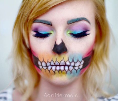 Rainbow skull makeup done by @AdriMermaid on Instagram Rainbow Skeleton Costume, Rainbow Skeleton Makeup, Rainbow Skull Makeup, Skeleton Makeup Diy, Skeleton Costume Kids, Skull Face Makeup, Rainbow Skeleton, Skeleton Face Paint, Rainbow Skull