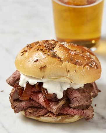 Beef On Weck Recipe, Roast Beef Sandwich, Kaiser Rolls, Chopped Cheese, Beef Sandwiches, Roast Beef Sandwiches, Regional Food, Beef Sandwich, Butter Pecan