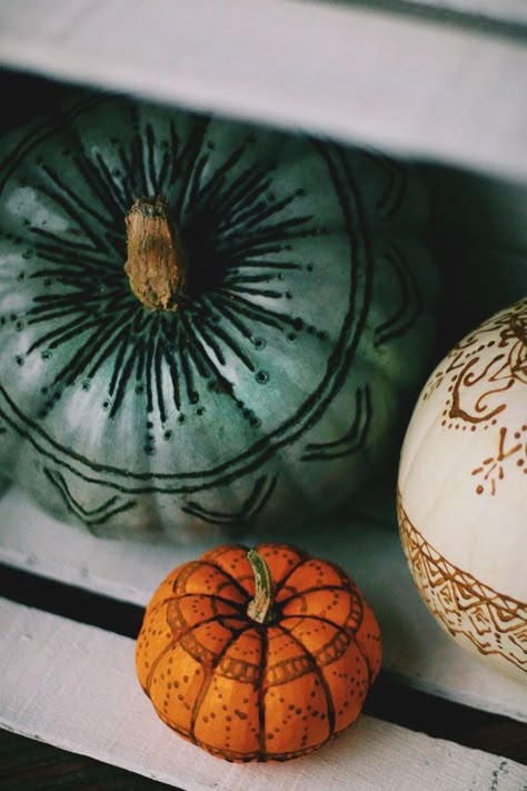 Pumpkin Inspiration, Fall Decoration, Diy Pumpkin, Boho Diy, Samhain, Painted Pumpkins, Hallows Eve, Pumpkin Decorating, Dia De Muertos