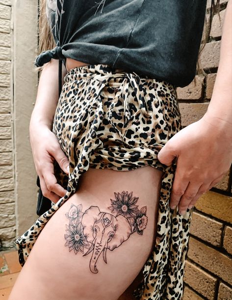 Elephant Tattoo Placement Ideas, Sunflower And Elephant Tattoo, Elephant Shin Tattoo, Elephant Sunflower Tattoo, Tattoo Pequeños, Daffodils Art, Elephant Sunflower, Robin Tattoo, Tattoo Font For Men