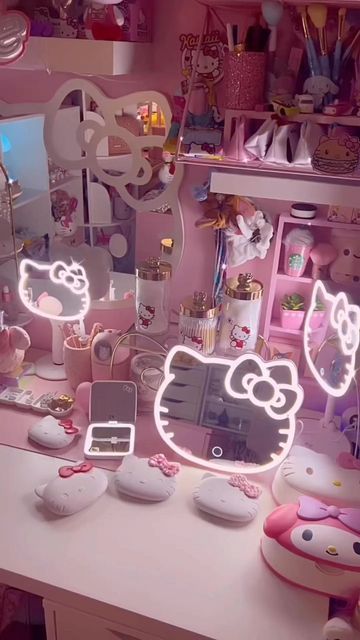 Hello Kitty Outfit, Tapeta Hello Kitty, Hello Kitty Room Decor, Hello Kitty Bedroom, Tapeta Z Hello Kitty, Images Hello Kitty, Hello Kitty Merchandise, Hello Kitty Makeup, Hello Kitty Rooms