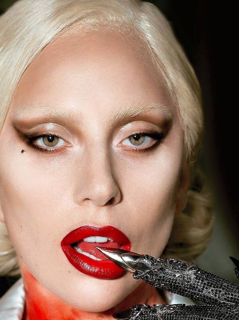 La condesa Lady Gaga American Horror Story, Lady Gaga Makeup, American Horror Story Hotel, Ahs Hotel, Drag Make-up, Lady Gaga Photos, Lady Gaga Pictures, Oh My Goddess, Adam Sandler