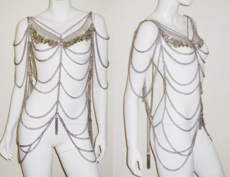 anita-Quansah-body-jewellery-540x416 Loki Wedding, Dragon Culture, Body Beads, Full Body Chain, Bouchra Jarrar, Body Necklace, Beads Inspiration, Chain Dress, Bead Diy