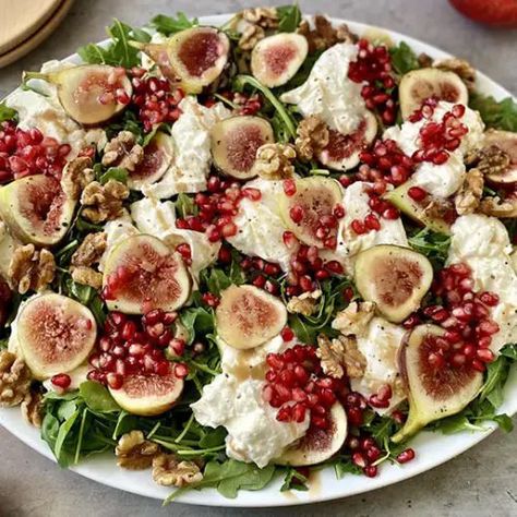 Easy Fall Burrata Salad Recipe | Ain't Too Proud To Meg Fig Burrata, Salad Base, Fig Salad, Burrata Salad, Pomegranate Salad, Burrata Cheese, Jamie Oliver Recipes, No Carb Recipes, Fresh Figs