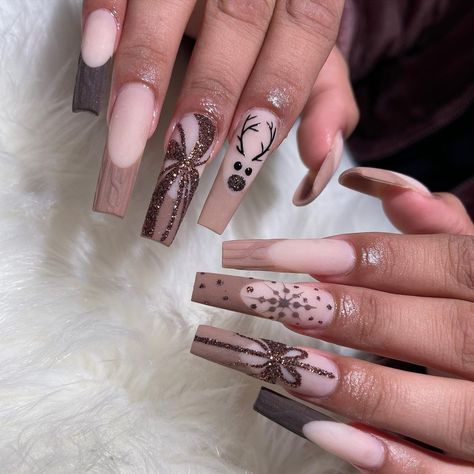 Leislynails El Paso Tx’s Instagram profile post: “#elpaso #nails #leislynails #915 #915nails” Brown Christmas Nails, Brown Nail Art, Season Nails, October Nails, Long Nail Designs, Brown Christmas, Christmas Nail Art Designs, Christmas Nails Acrylic, Winter Nail Designs