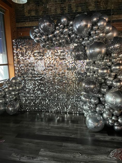 Photoshoot Wall Ideas Photo Backdrops, Silver Balloons Decoration, Balloon Photo Wall, Disco Ball Backdrop, Gold Shimmer Wall Backdrop, Birthday Photo Wall, Sparkly Decor, Silver Shimmer Wall, Gold Shimmer Wall