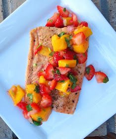 Foodie & Fabulous: Strawberry Mango Salsa with Baked Salmon Salsa For Salmon, Strawberry Mango Salsa, Mango Salmon, I Want Food, Fall Is Coming, Healthy Groceries, Mango Salsa, Baked Salmon, I See It