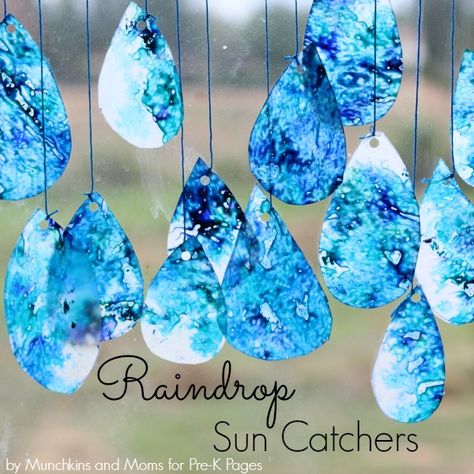 Preschool Winter Rain Fine Motor Art Activity Raindrop Crafts For Kids, Rain Drop Suncatcher, Raindrop Suncatchers, Weather Preschool, Høstaktiviteter For Barn, Preschool Weather, Motor Art, Weather Crafts, Maluchy Montessori