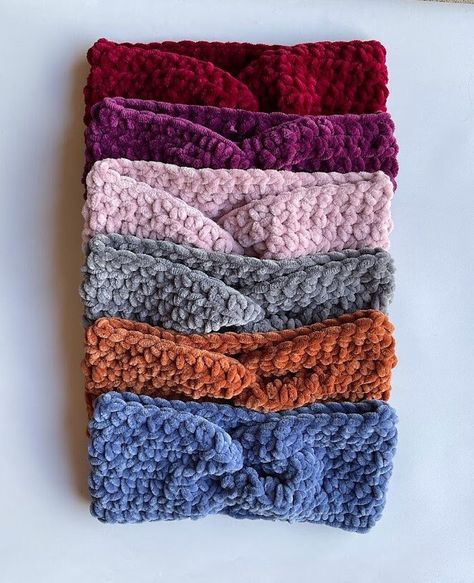 Crochet Chenille Headband, Twisted Headband Crochet, Crochet Twisted Headband, Business Crochet, Bulky Crochet, Ski Headband, Yarn Clothes, Crochet Hairband, Headband Crochet