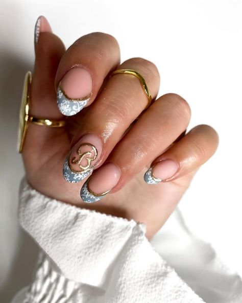 Bridgerton Aesthetic Nails, Bridgeton Nails, Bridgerton Nails Ideas, Bridgerton Nails, French Design Style, Bedazzled Nails, Ideas Uñas, Pumpkin Nails, Miniature Portraits