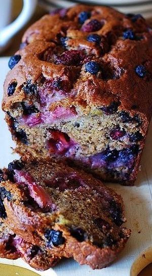 Banana Bread With Blueberries, Berry Banana Bread, Blueberries And Strawberries, Strawberry Banana Bread, Blueberry Banana Bread, Strawberry Bread, Blueberry Bread, Make Banana Bread, Blueberry Recipes