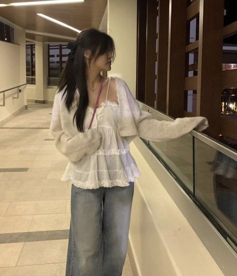 Baggy Coquette Outfit, Girly Pop Outfit, Japan Clothing Style, Jeans Under Dress, Whats Trending Now, Shojo Girl Outfit, Shoujo Girl Outfit, Japanese Summer Fashion, Shoujo Outfits