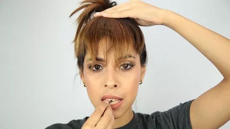 How To Fake Bangs With Short Hair, How To Make Fake Bangs With Short Hair, Fake Bangs Hack, Fake Fringe Hairstyles, Diy Fake Bangs, Faux Bangs Hairstyle, Fake Bangs Hairstyle, How To Fake Bangs, Fake Curtain Bangs