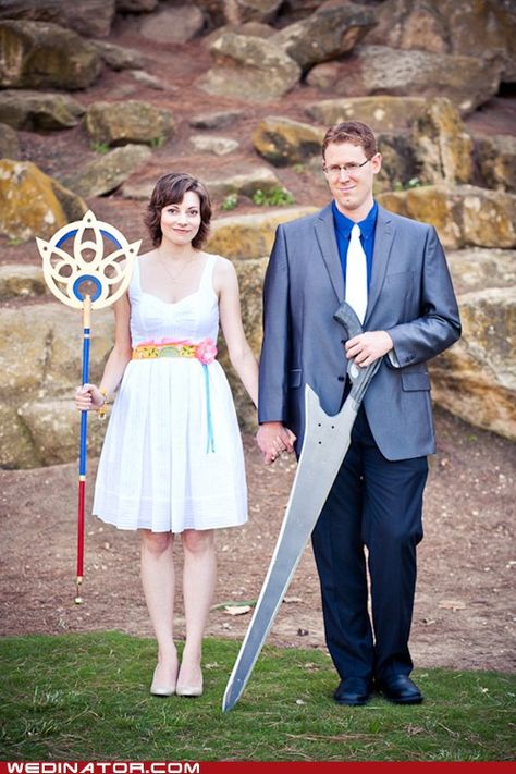 Yuna belt/weapon and gunblade for wedding! Zelda Props, Final Fantasy Wedding, Star Wars Engagement, Subtle Cosplay, Anime Swords, Funny Fandom, Themed Engagement Photos, Geeky Wedding, Geek Wedding