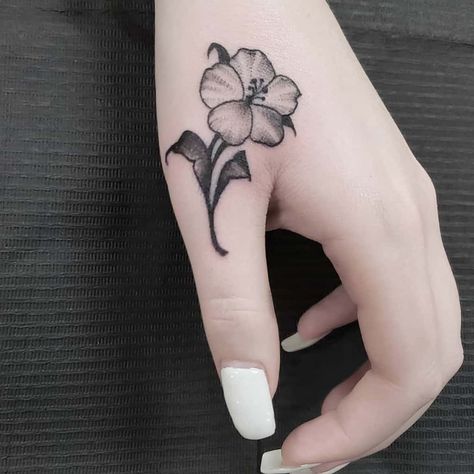 Flower Tattoo On Hand, Small Flower Tattoo, Flower Finger Tattoos, Tiny Flower Tattoos, Tattoo On Hand, Hand Tattoos For Girls, Flower Wrist Tattoos, Pretty Hand Tattoos, Small Flower Tattoos